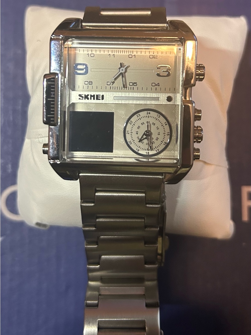 SKMEI Men’s Silver Square Dual-Display Bracelet Watch